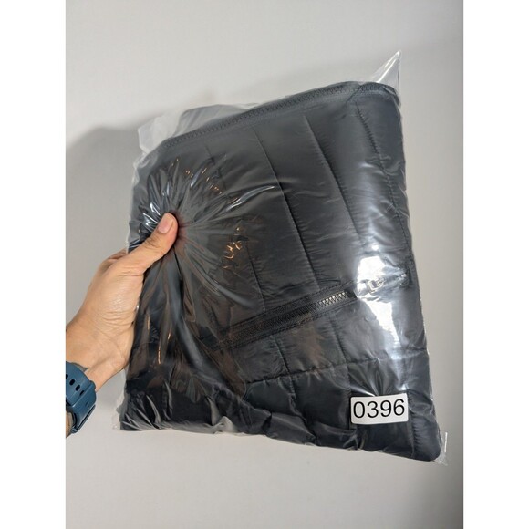 Fabletics Womens Black Gray Colorblock Zip Up Puffer Vest Sz L Y2K Outerwear - Picture 8 of 8